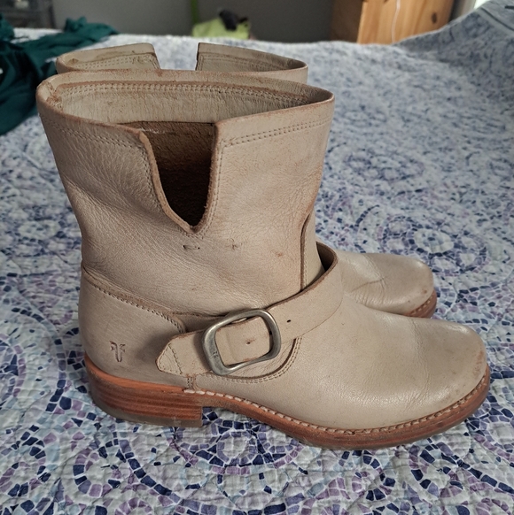 Frye Veronica Beige Leather Boots - Picture 2 of 8